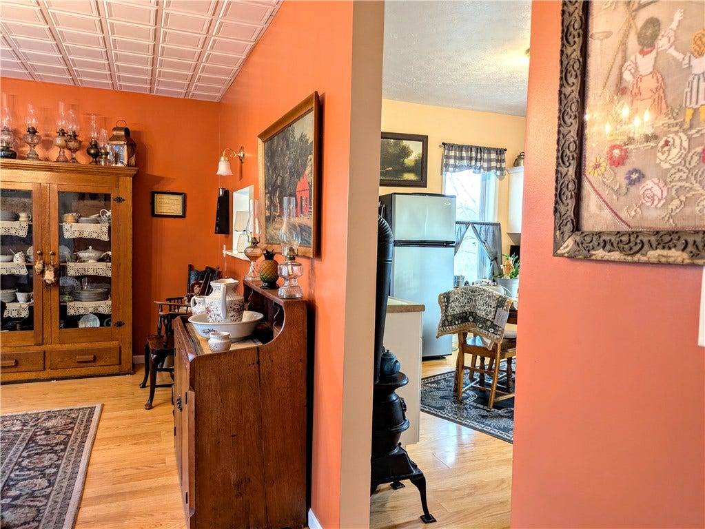 220 Overholt Dr, Scottdale, PA 15683