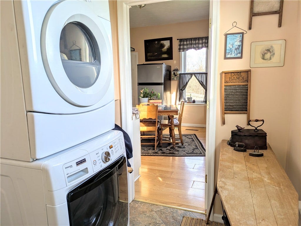 220 Overholt Dr, Scottdale, PA 15683