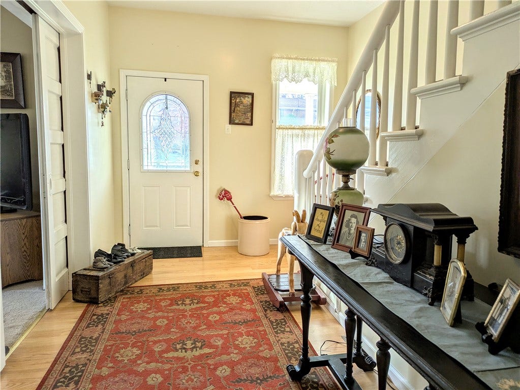 220 Overholt Dr, Scottdale, PA 15683