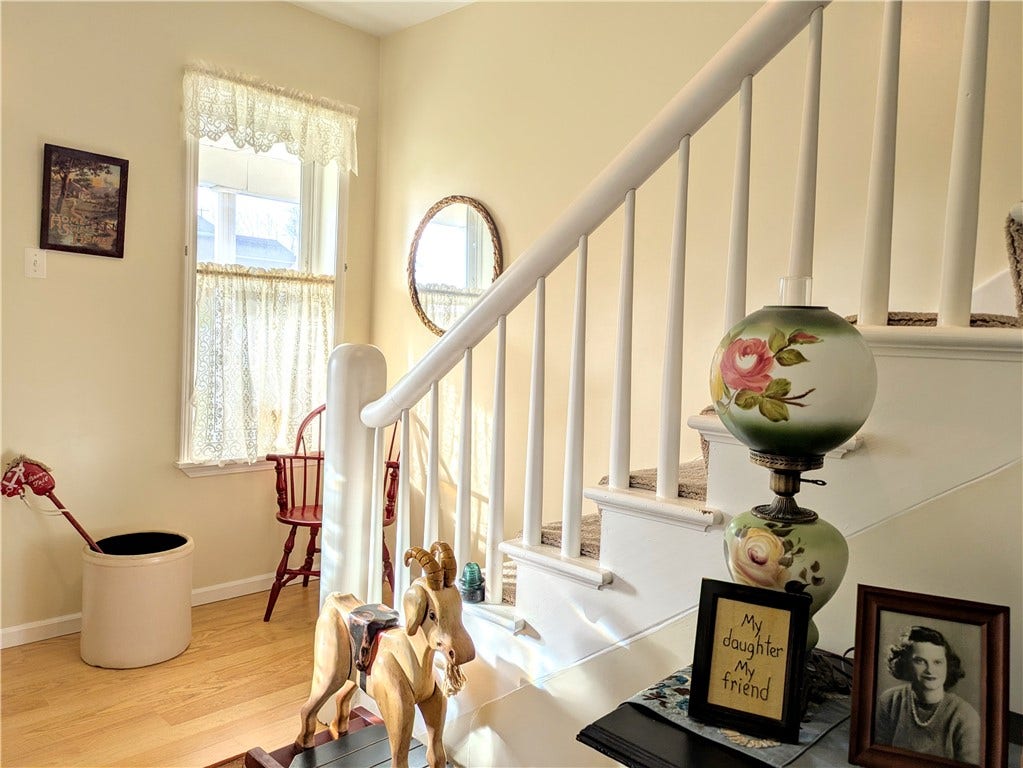 220 Overholt Dr, Scottdale, PA 15683