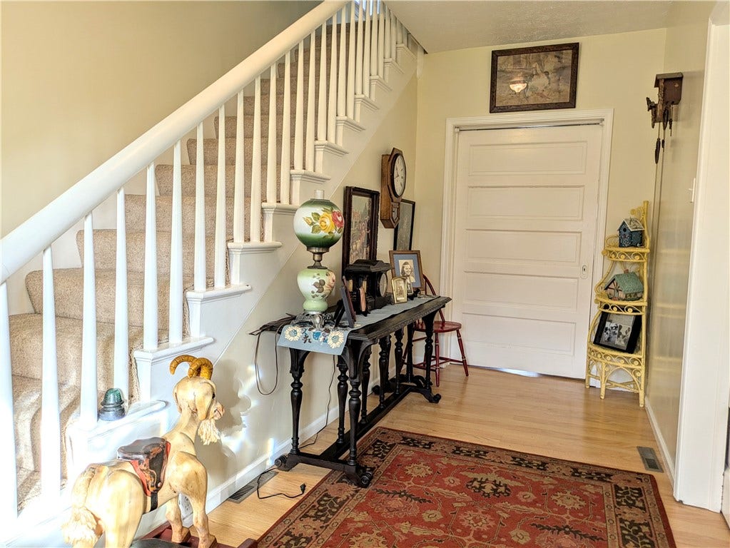 220 Overholt Dr, Scottdale, PA 15683