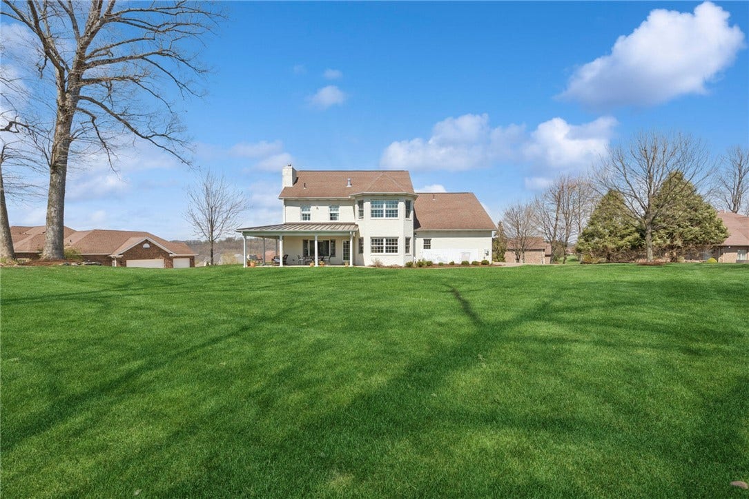 1141 Lauralynn Dr, Latrobe, PA 15650