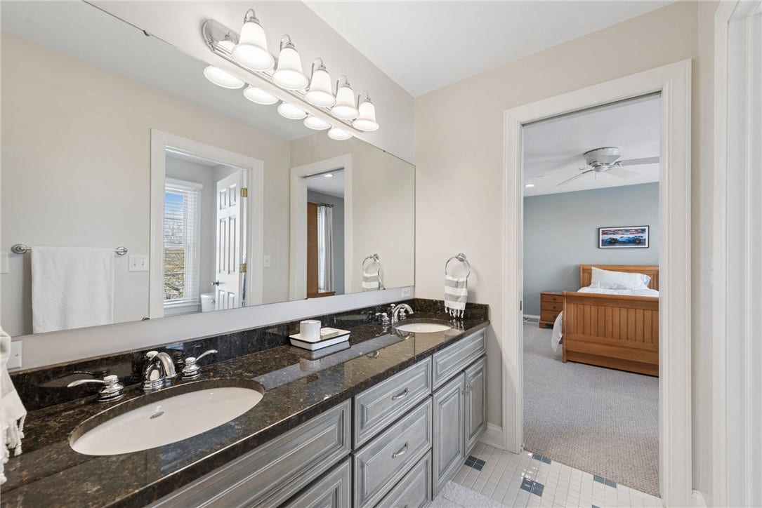 jack and jill bath with double bowl vanities
