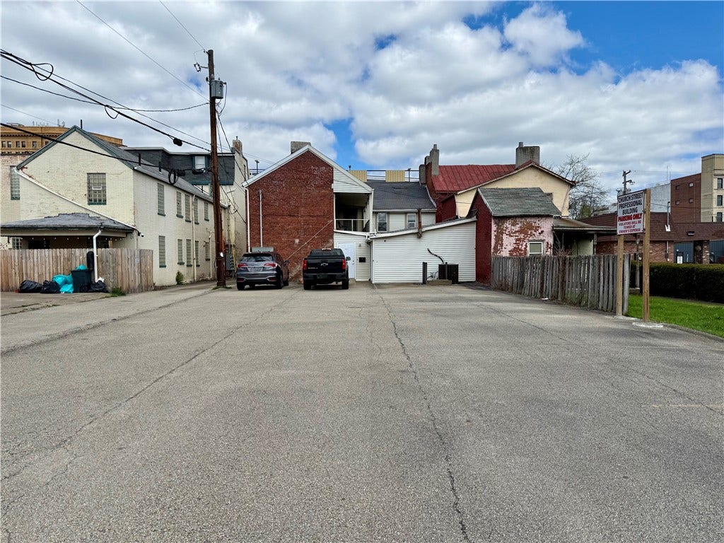 9 1/2-11 W Church, Uniontown, PA 15401