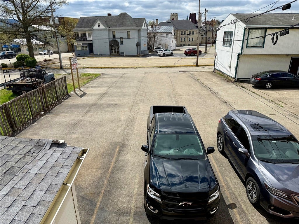 9 1/2-11 W Church, Uniontown, PA 15401