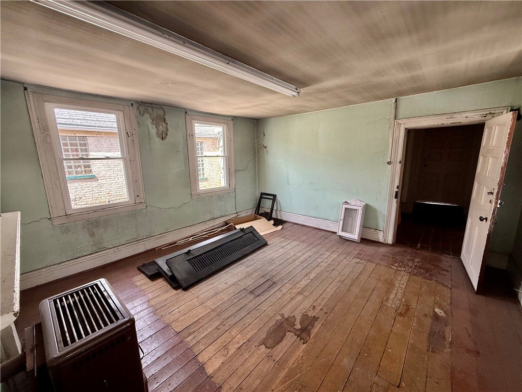 9 1/2-11 W Church, Uniontown, PA 15401