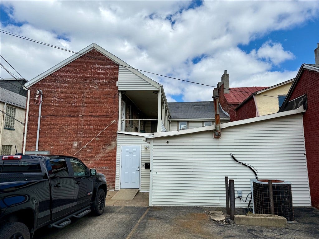 9 1/2-11 W Church, Uniontown, PA 15401