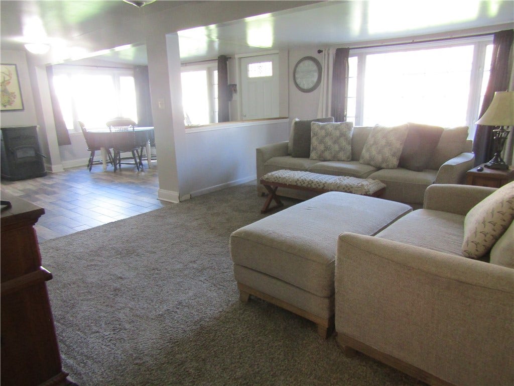135 Mennonite Camp Rd, Mount Pleasant, PA 15666