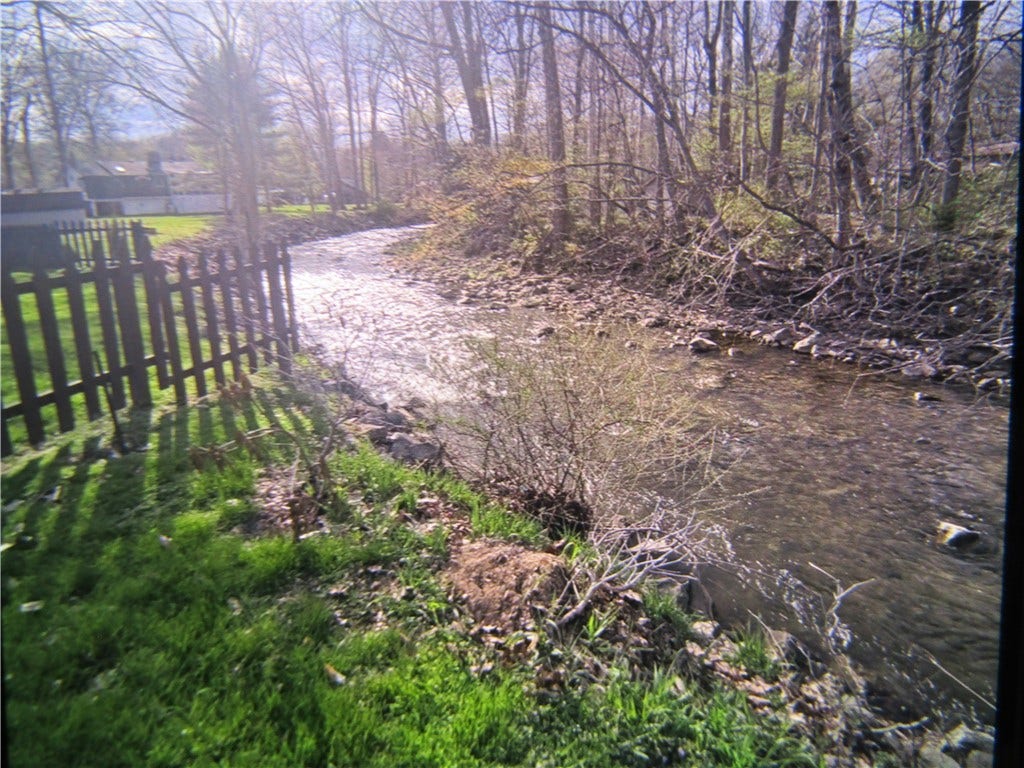 135 Mennonite Camp Rd, Mount Pleasant, PA 15666