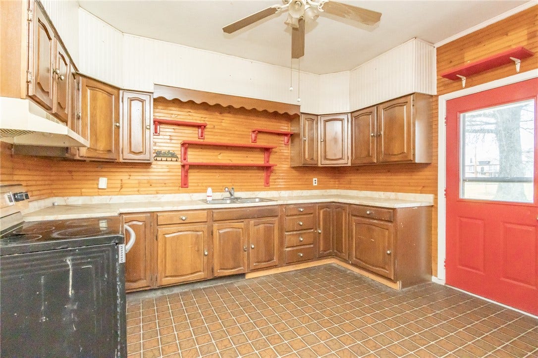 205 N Water St, Masontown, PA 15461