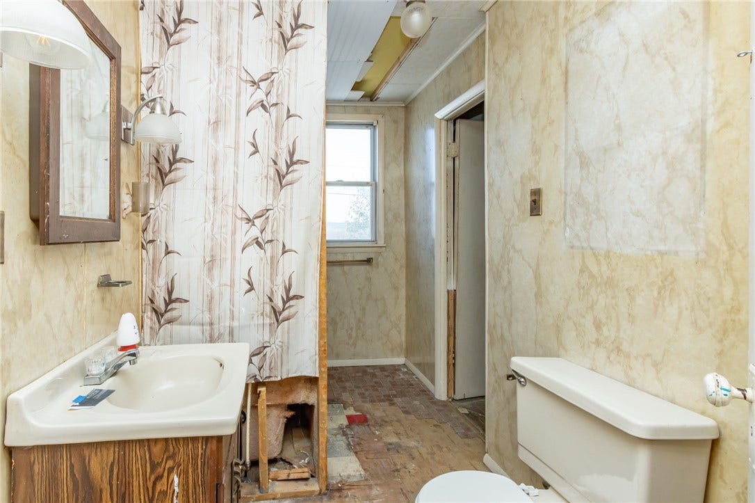 205 N Water St, Masontown, PA 15461