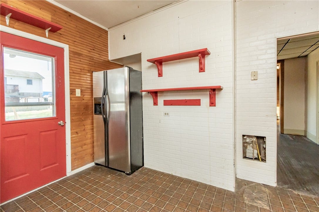 205 N Water St, Masontown, PA 15461