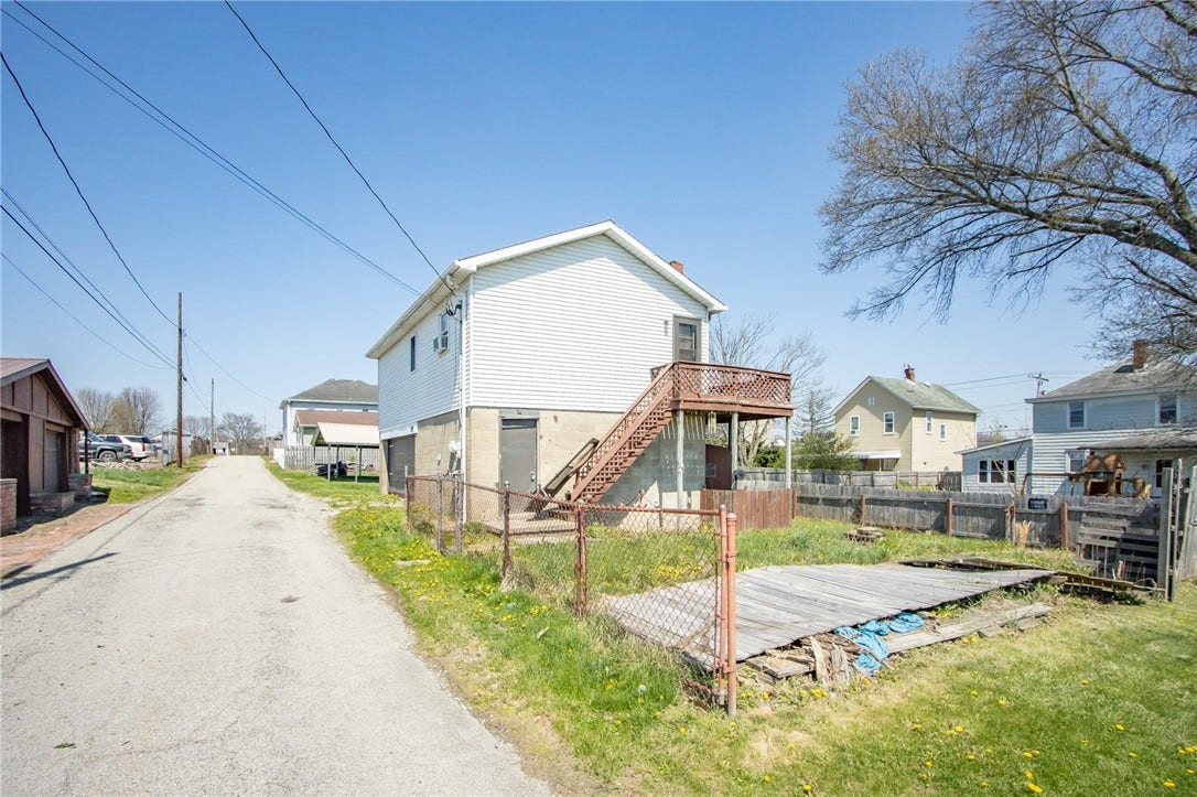 205 N Water St, Masontown, PA 15461