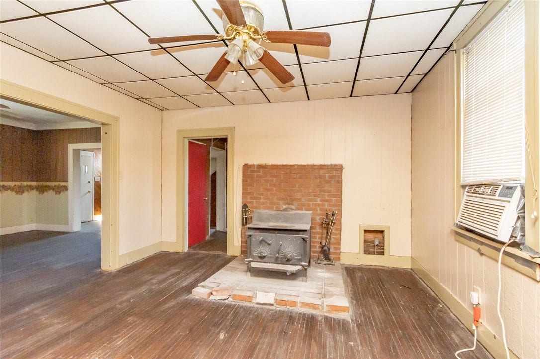 205 N Water St, Masontown, PA 15461