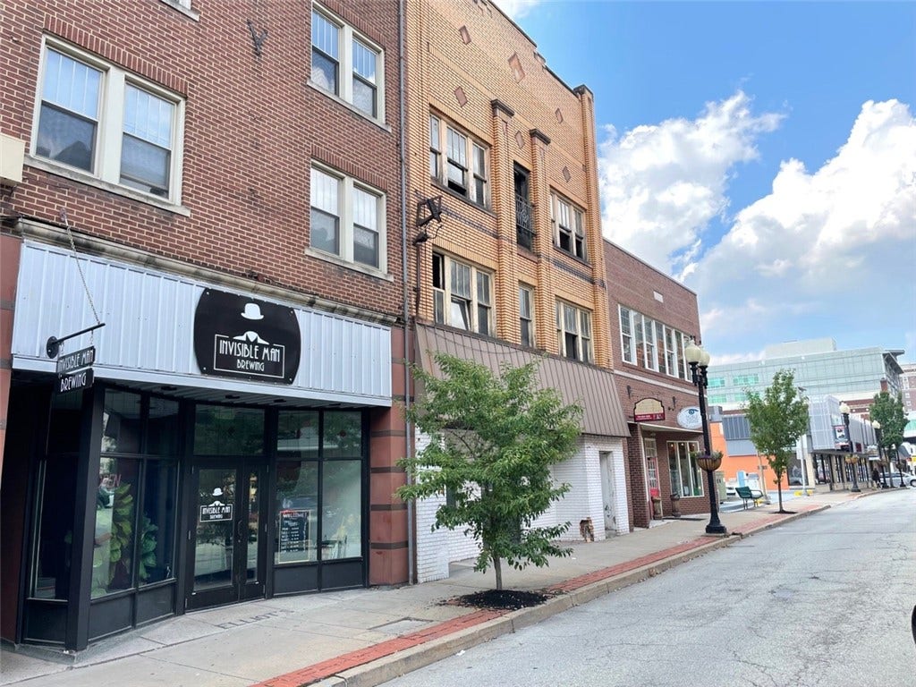128-130 S Pennsylvania Rd, Greensburg, PA 15601