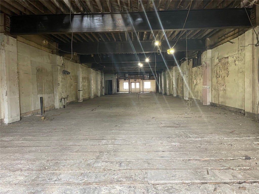 128-130 S Pennsylvania Rd, Greensburg, PA 15601