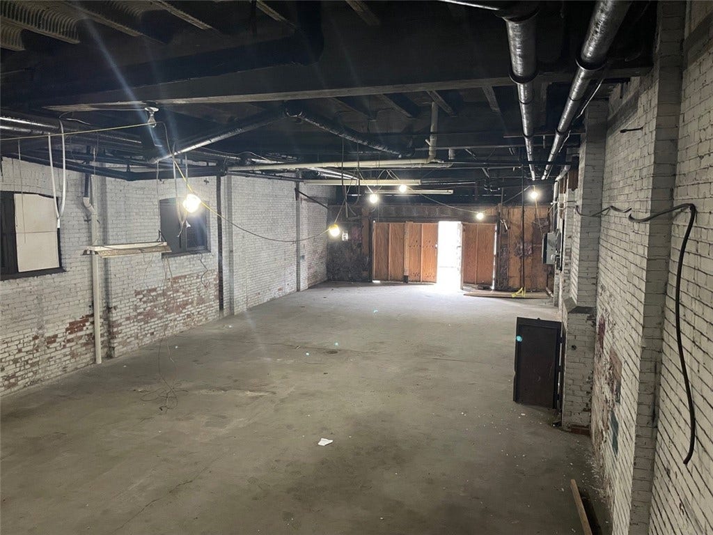 128-130 S Pennsylvania Rd, Greensburg, PA 15601