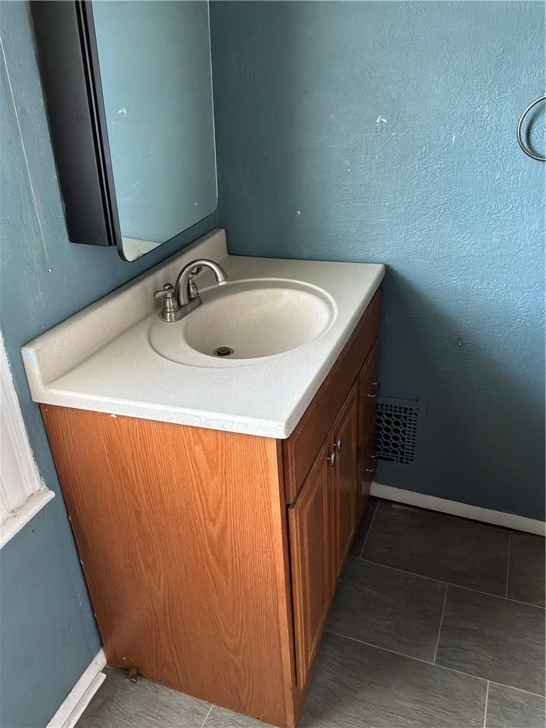 1066 Allison Ave, Washington, PA 15301