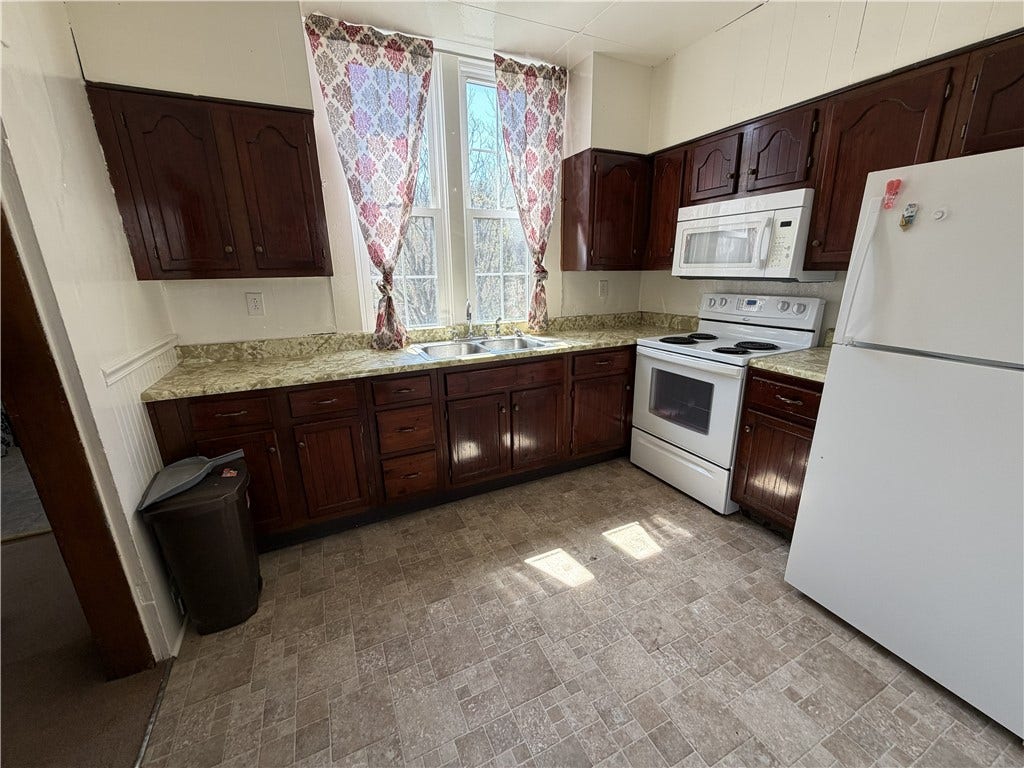 #306, kitchen