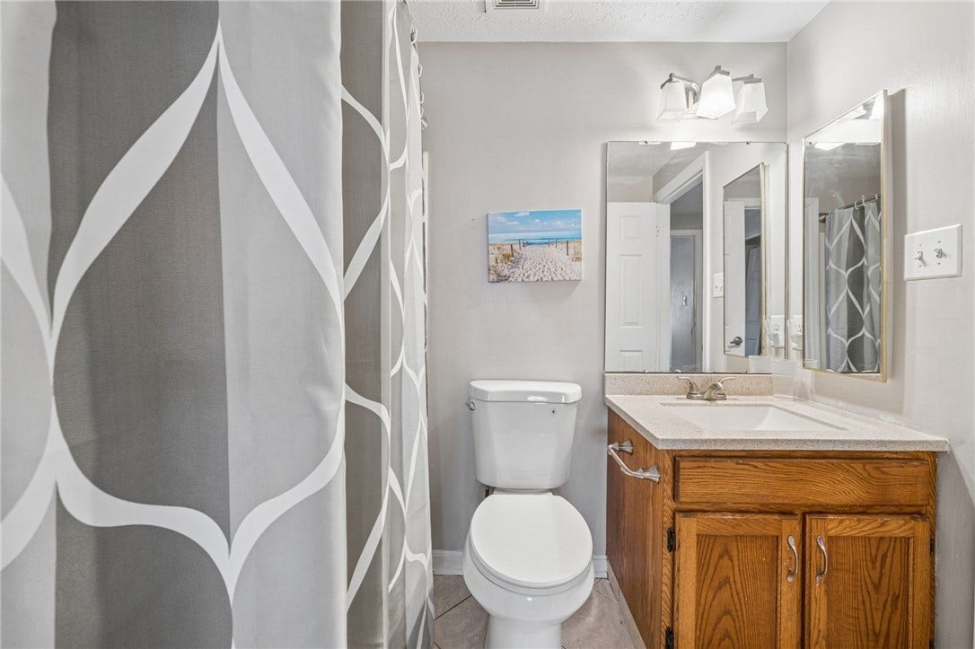 1204 Timberidge Dr, Bethel Park, PA 15102