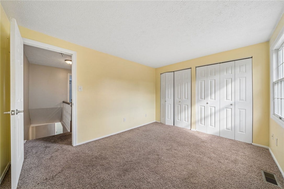 1204 Timberidge Dr, Bethel Park, PA 15102