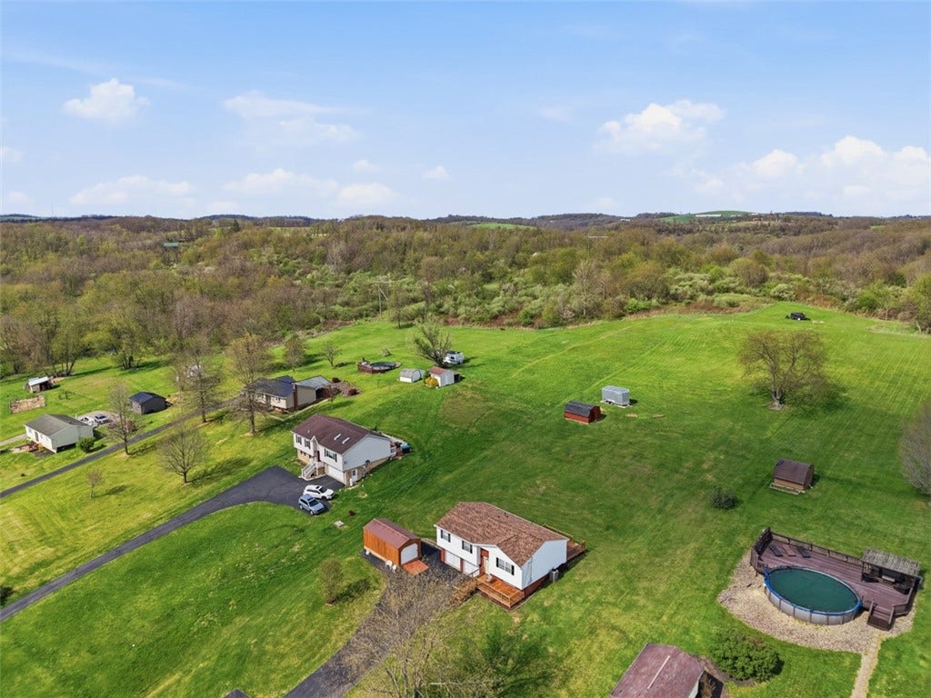 1050 Lynn Portal Road, Washington, PA 15301