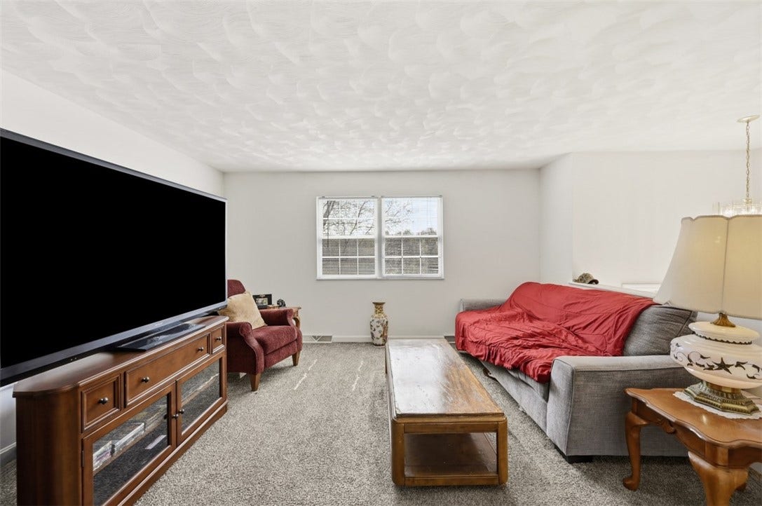 1050 Lynn Portal Road, Washington, PA 15301