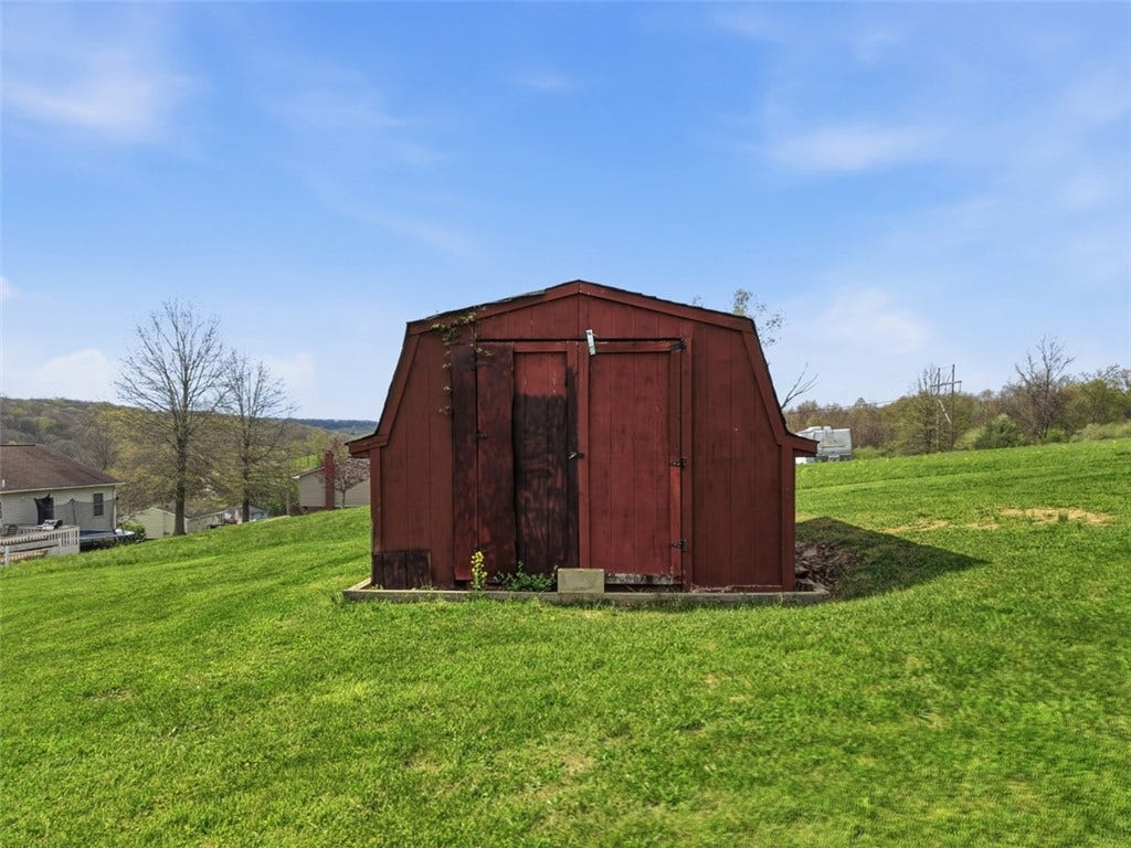 1050 Lynn Portal Road, Washington, PA 15301