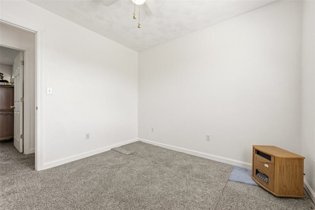 1050 Lynn Portal Road, Washington, PA 15301