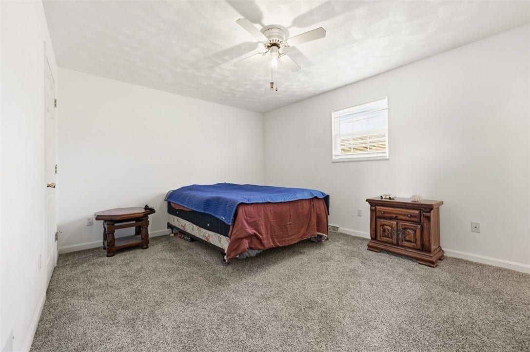 1050 Lynn Portal Road, Washington, PA 15301