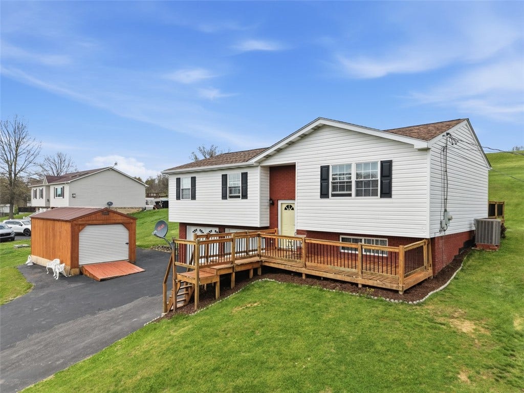 1050 Lynn Portal Road, Washington, PA 15301