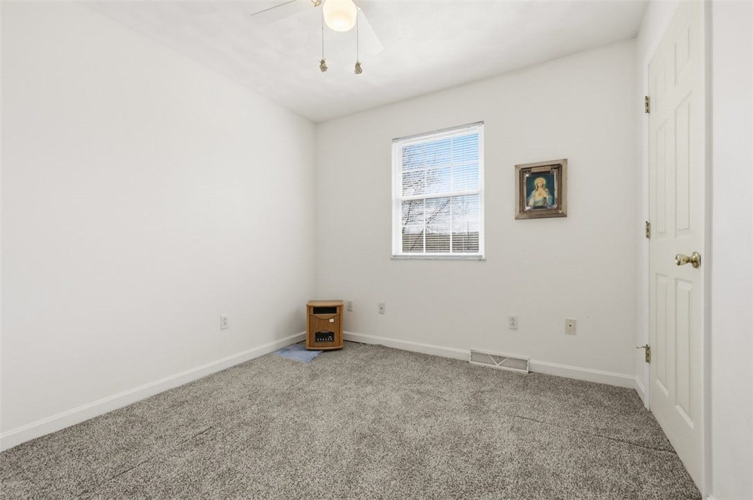 1050 Lynn Portal Road, Washington, PA 15301