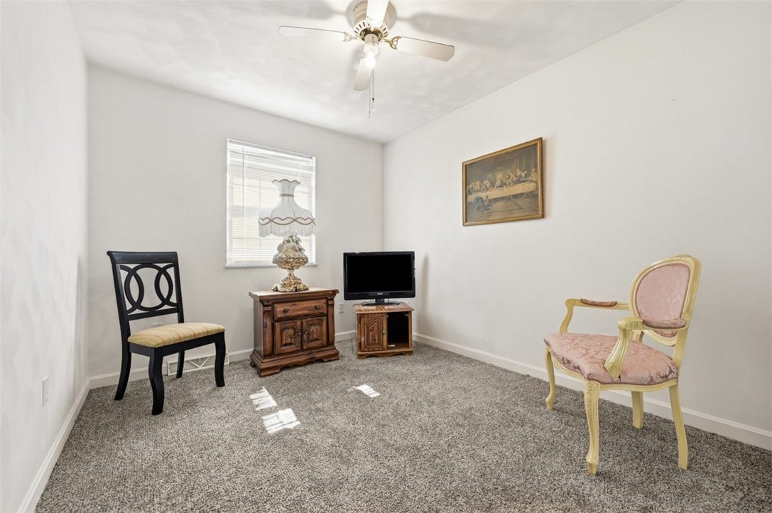 1050 Lynn Portal Road, Washington, PA 15301