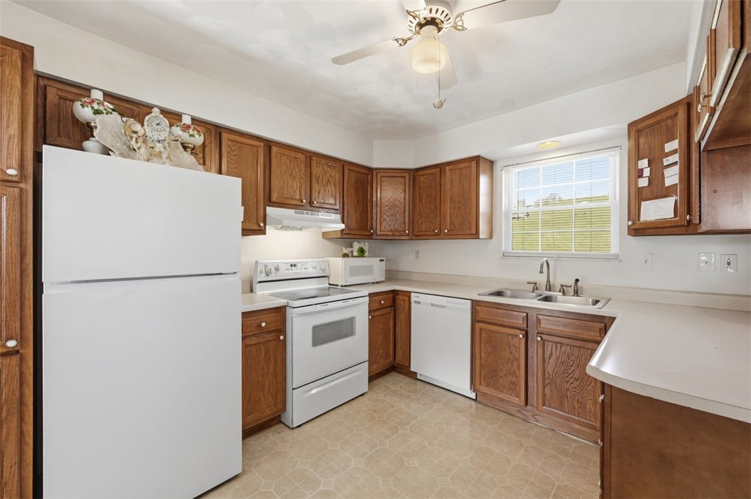 1050 Lynn Portal Road, Washington, PA 15301