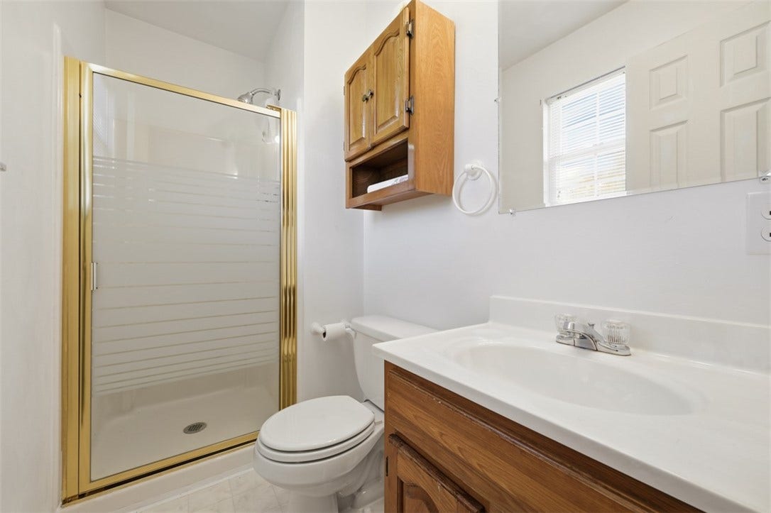 1050 Lynn Portal Road, Washington, PA 15301