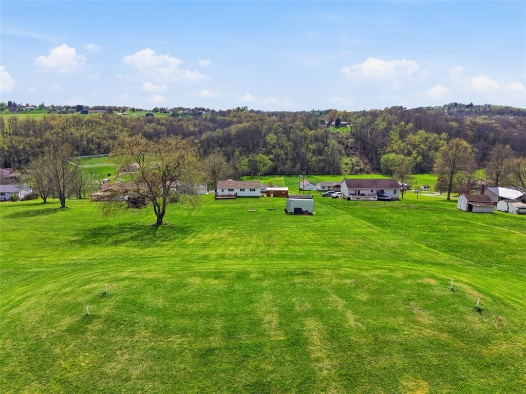 1050 Lynn Portal Road, Washington, PA 15301