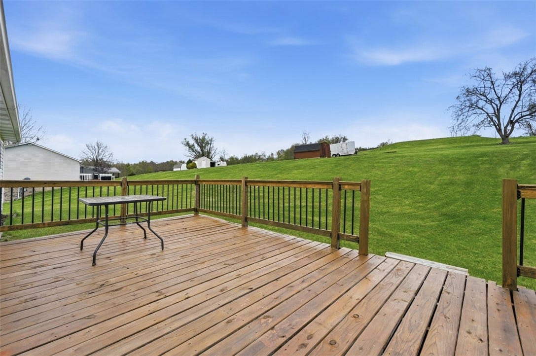 1050 Lynn Portal Road, Washington, PA 15301