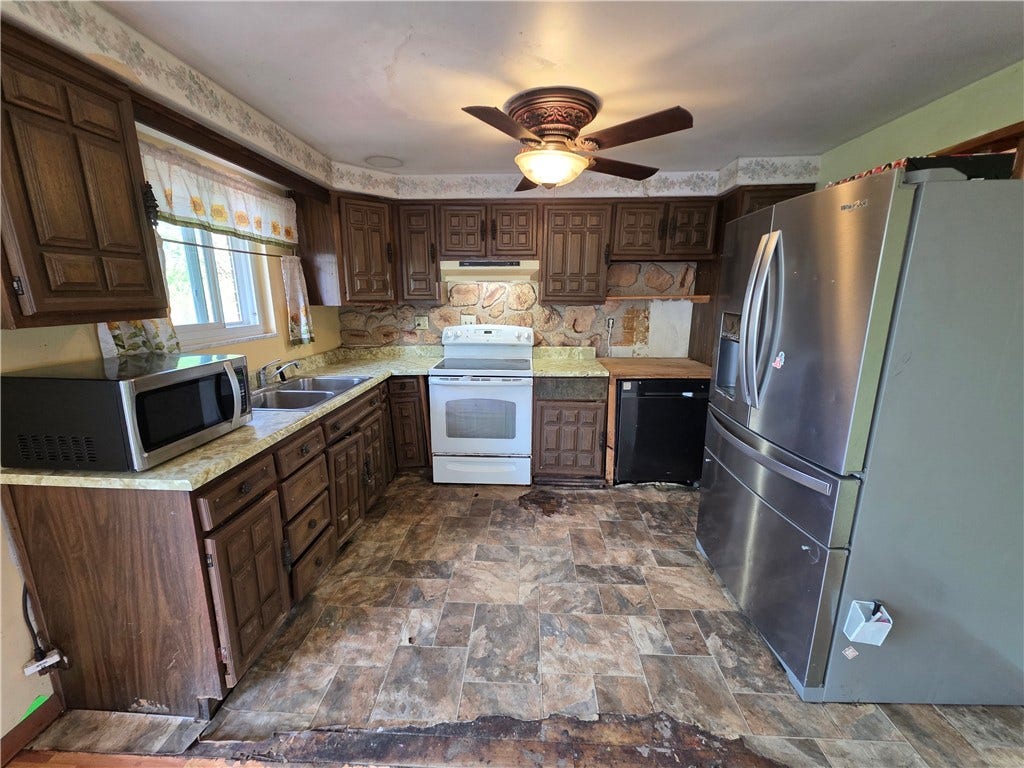 1852 Virginia Via, Washington, PA 15301