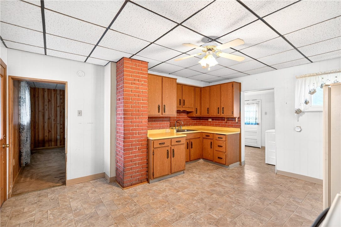 147 Morewood St, Mount Pleasant, PA 15666