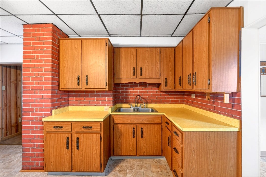 147 Morewood St, Mount Pleasant, PA 15666