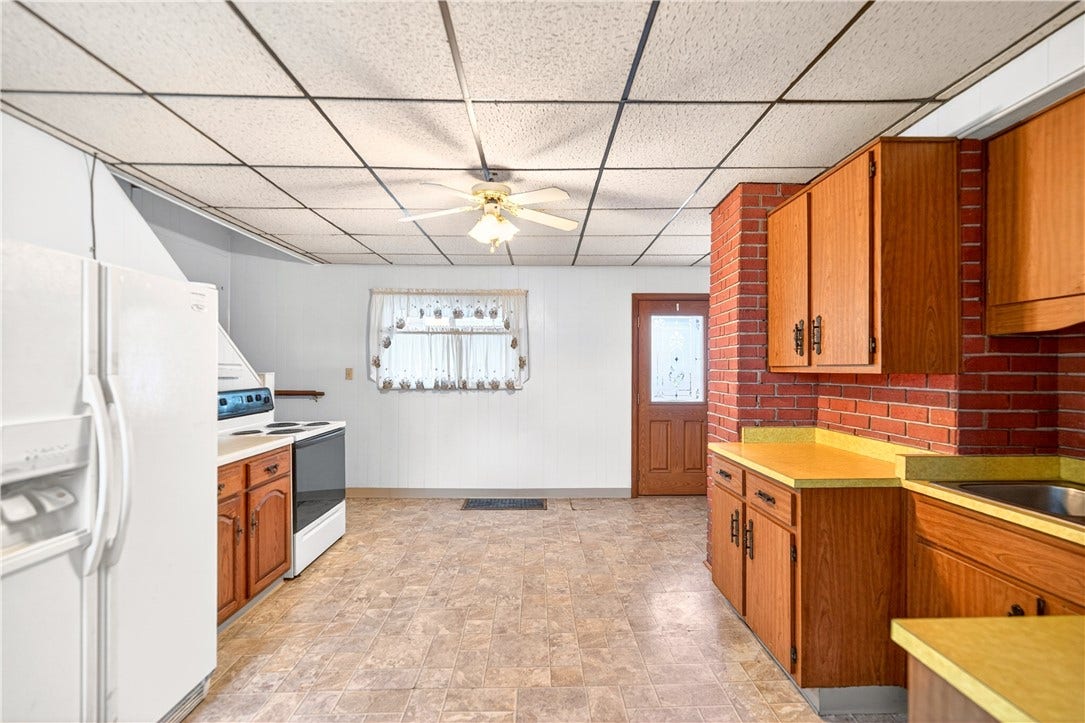 147 Morewood St, Mount Pleasant, PA 15666