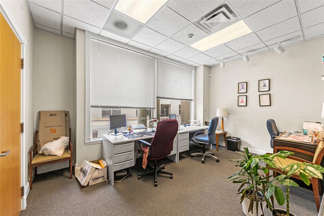 132 S Main St, Greensburg, PA 15601