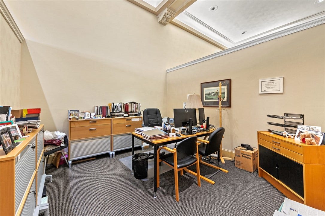 132 S Main St, Greensburg, PA 15601