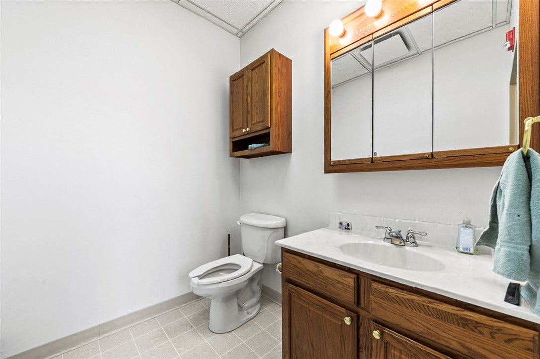 132 S Main St, Greensburg, PA 15601