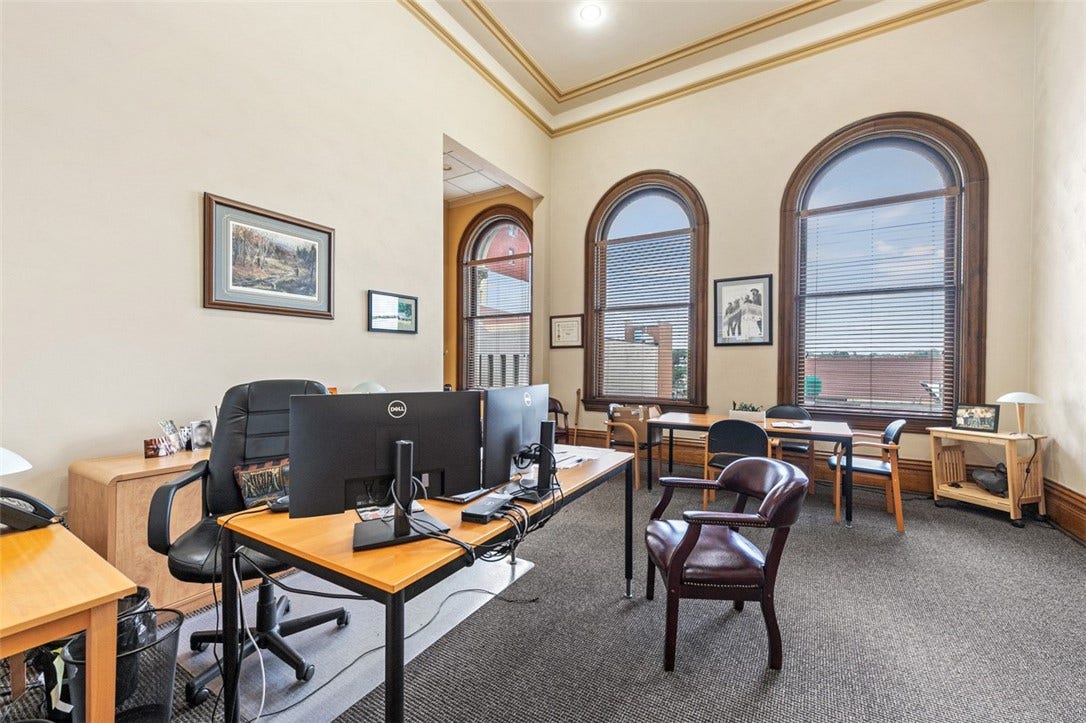 132 S Main St, Greensburg, PA 15601