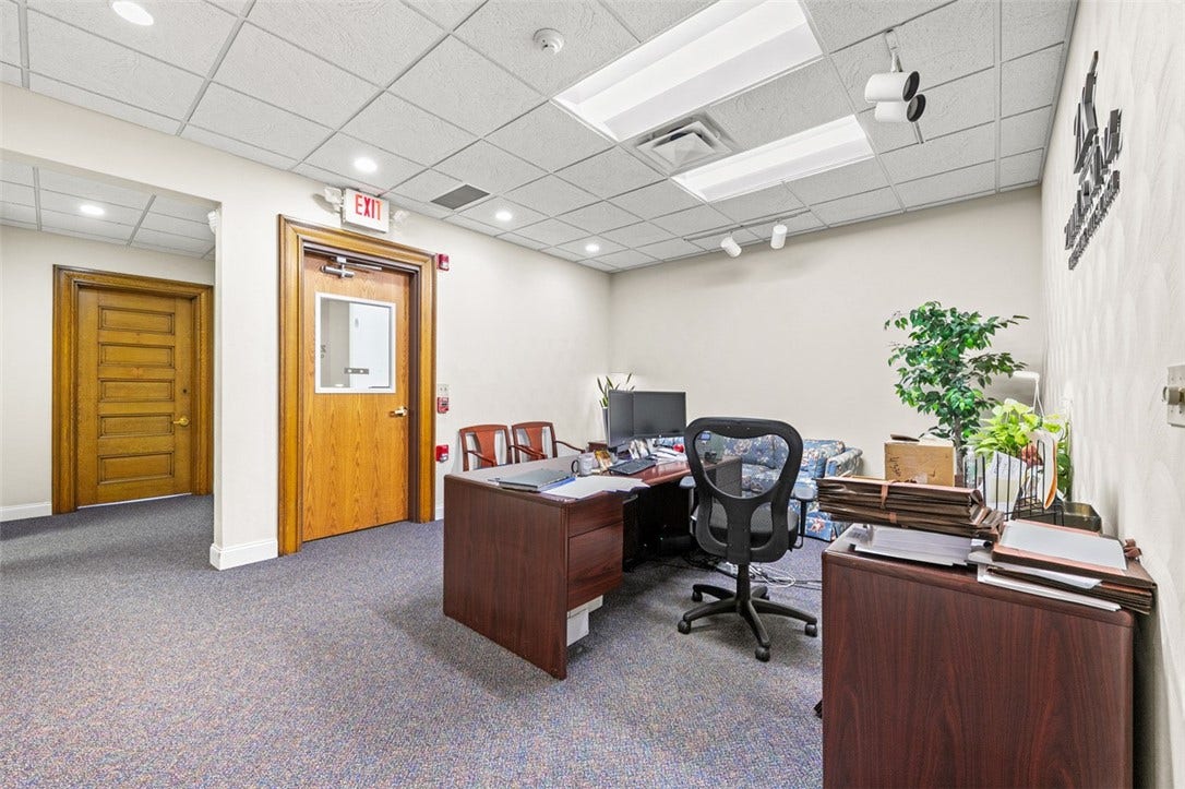 132 S Main St, Greensburg, PA 15601