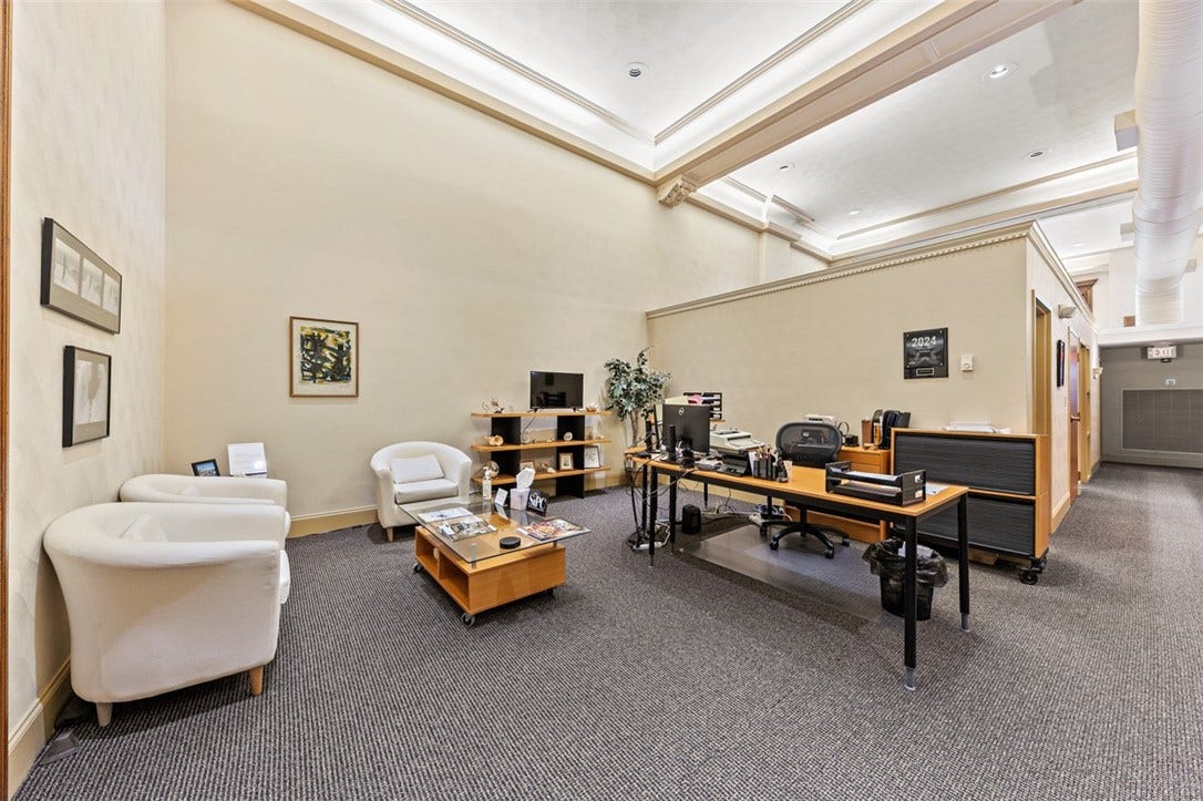 132 S Main St, Greensburg, PA 15601