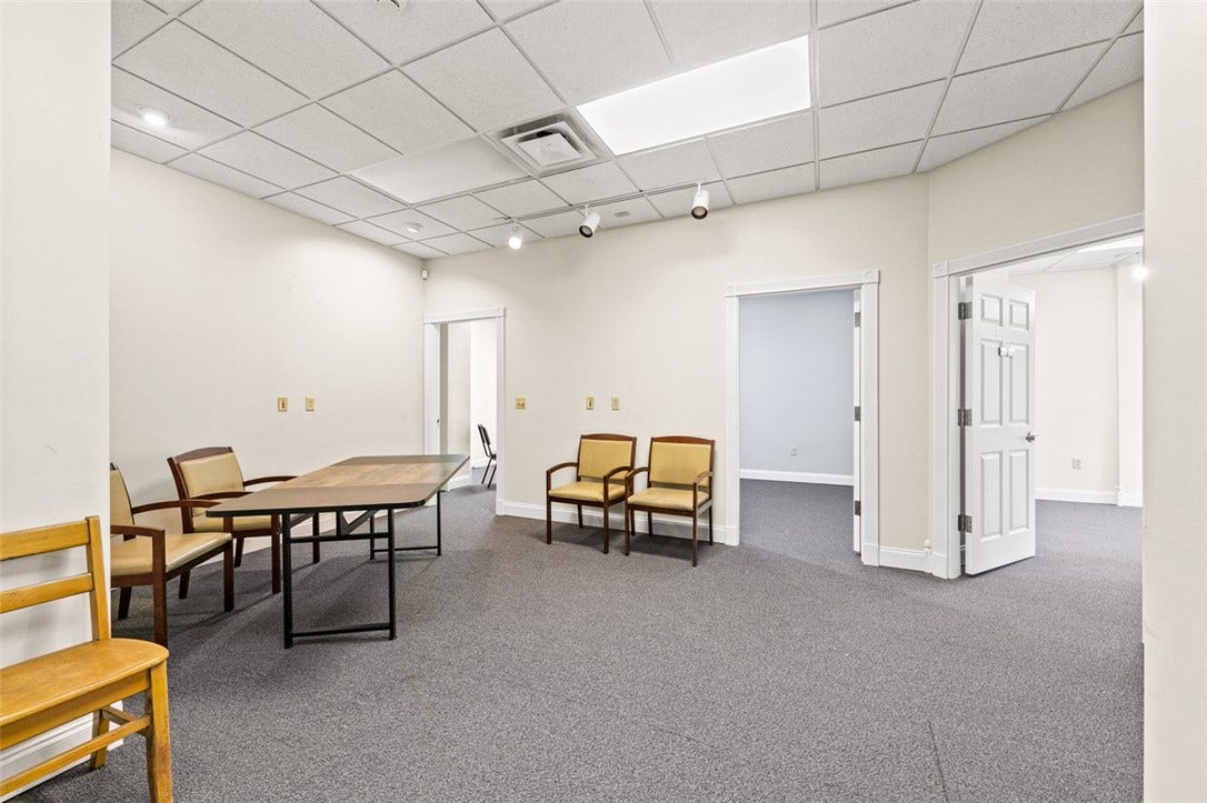 132 S Main St, Greensburg, PA 15601
