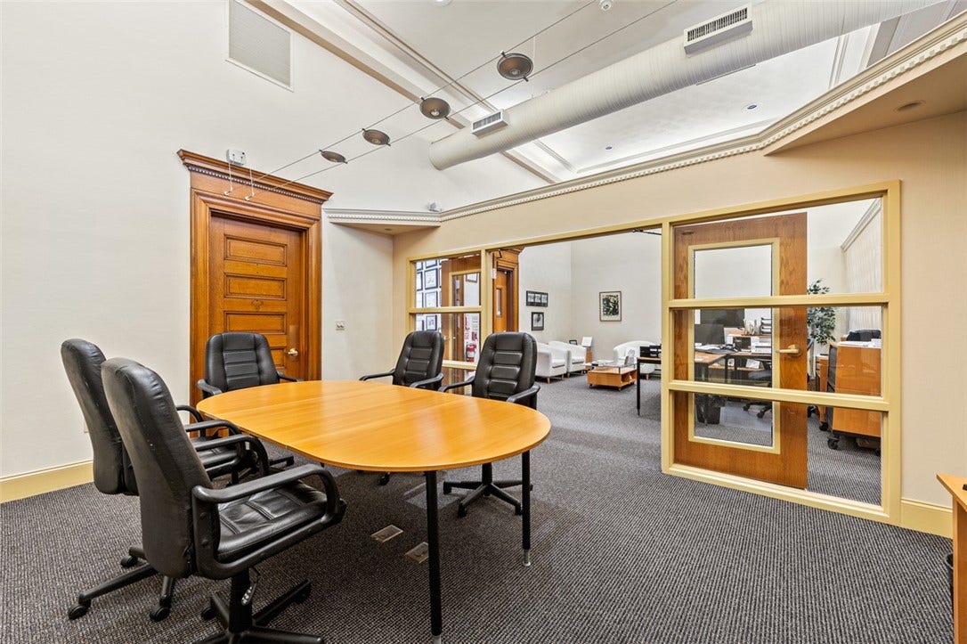 132 S Main St, Greensburg, PA 15601