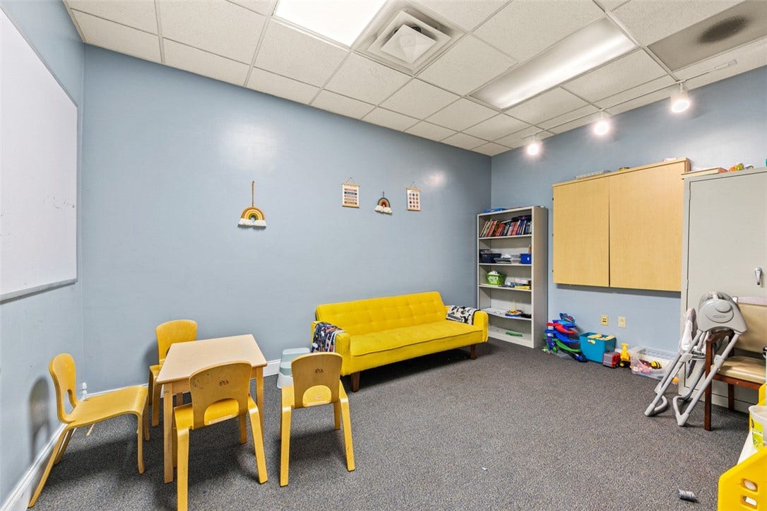 132 S Main St, Greensburg, PA 15601